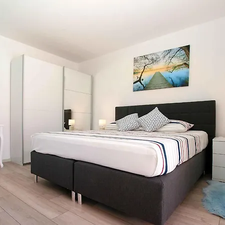 Villa With Pool In Sisan-istrien 44483